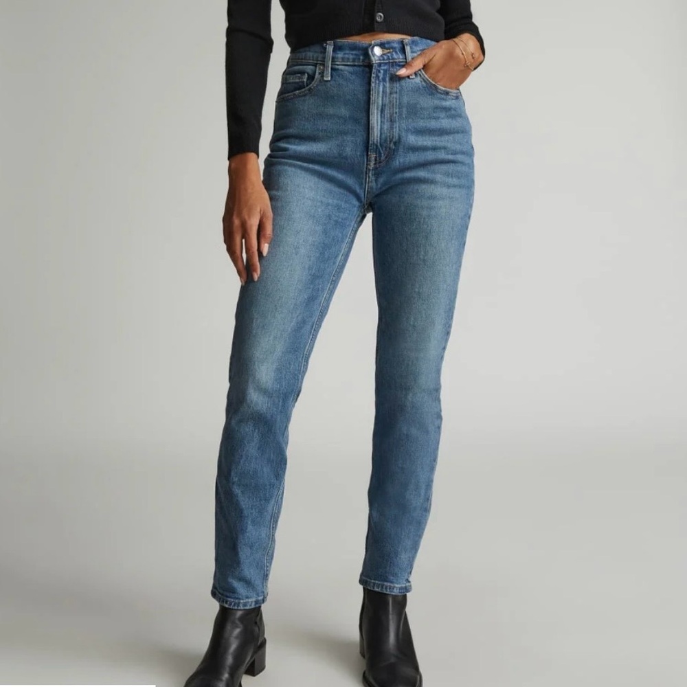 Everlane The Original Cheeky Jean (26.5” - ankle) in Worn-in Mid Blue